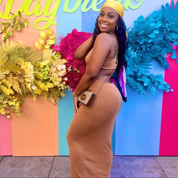 Meet your Posher, Kellonny - Picture 1 of 2